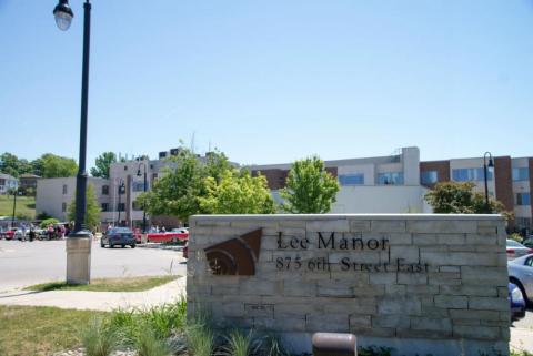 Lee Manor Sign