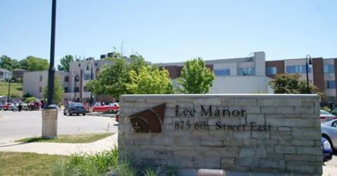 Lee Manor